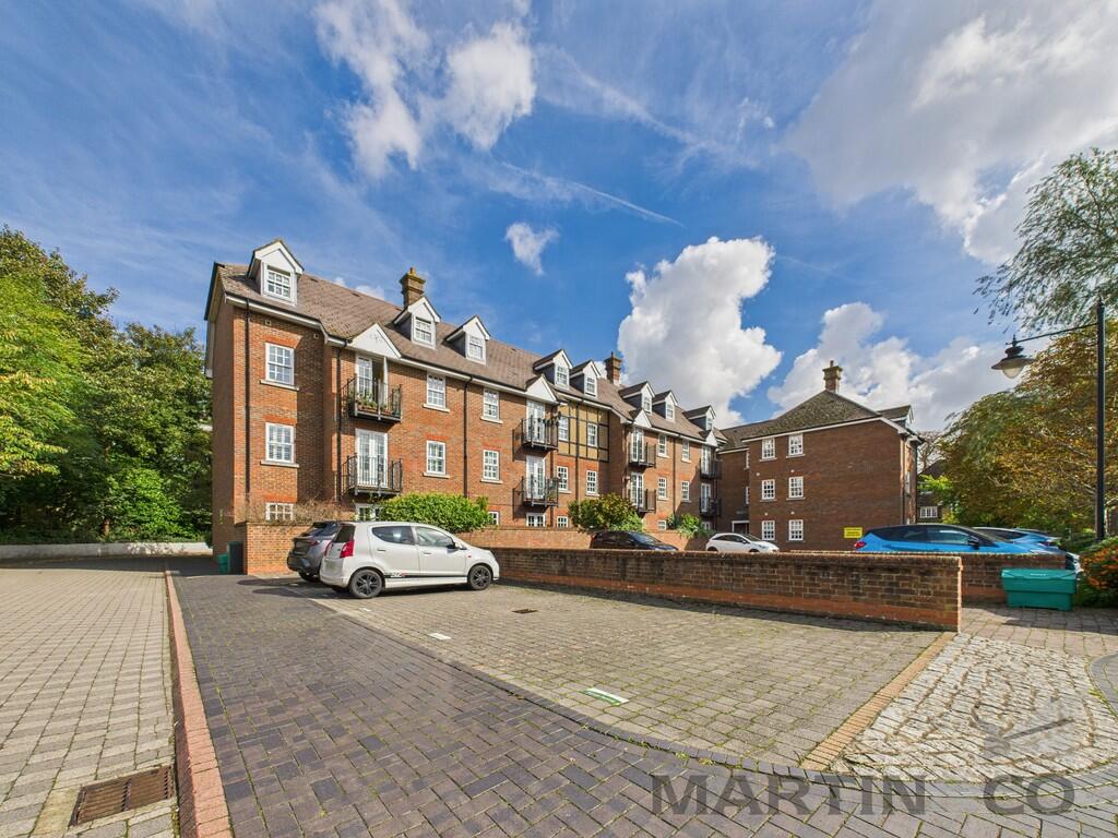 Main image of property: Chime Square, Central St Albans