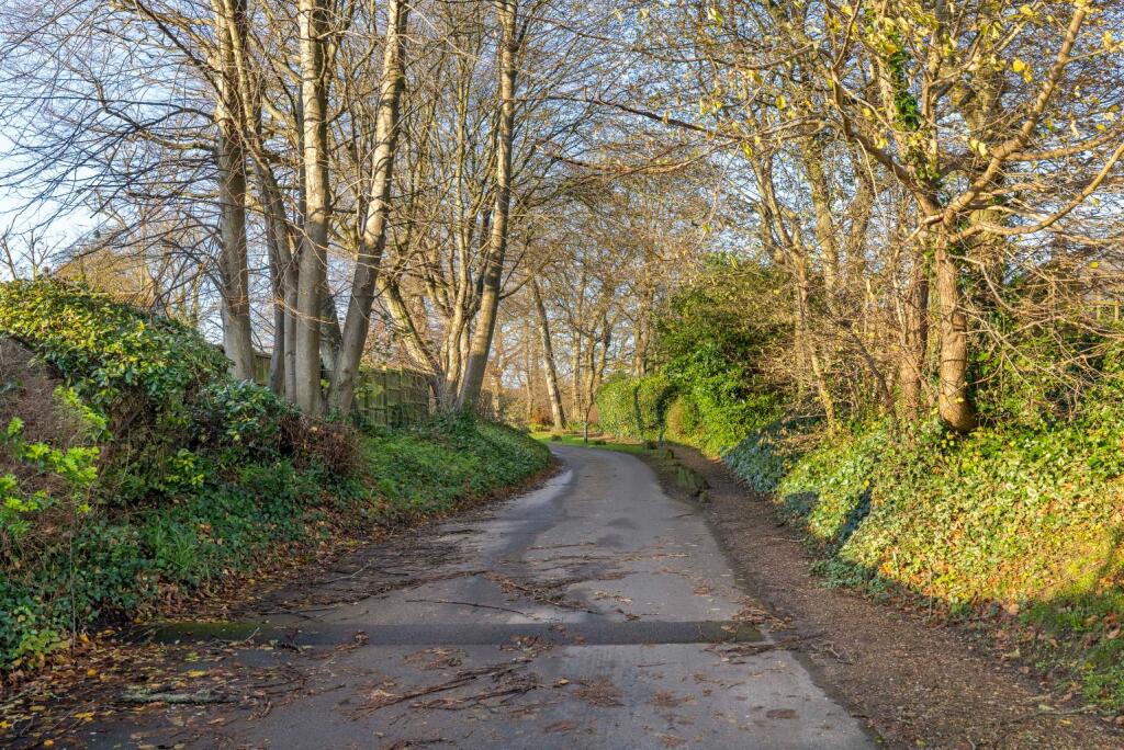 Additional property image - Maple House, 5 Ainstey Drive, Sparkford, Somerset, BA22 7JT