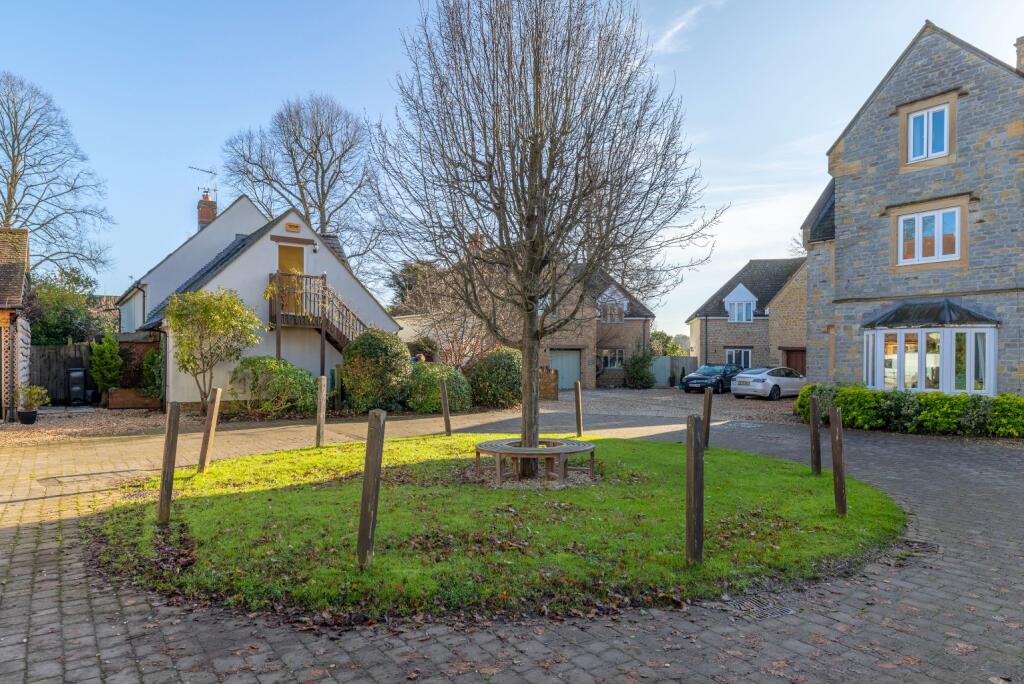 Additional property image - Maple House, 5 Ainstey Drive, Sparkford, Somerset, BA22 7JT