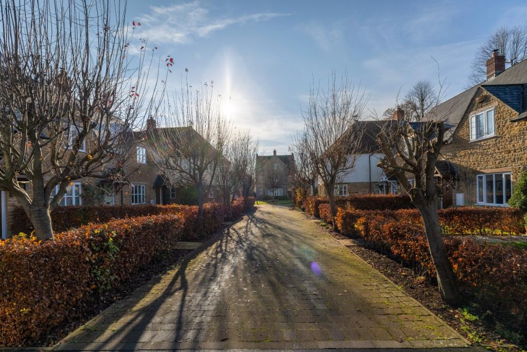 Additional property image - Maple House, 5 Ainstey Drive, Sparkford, Somerset, BA22 7JT