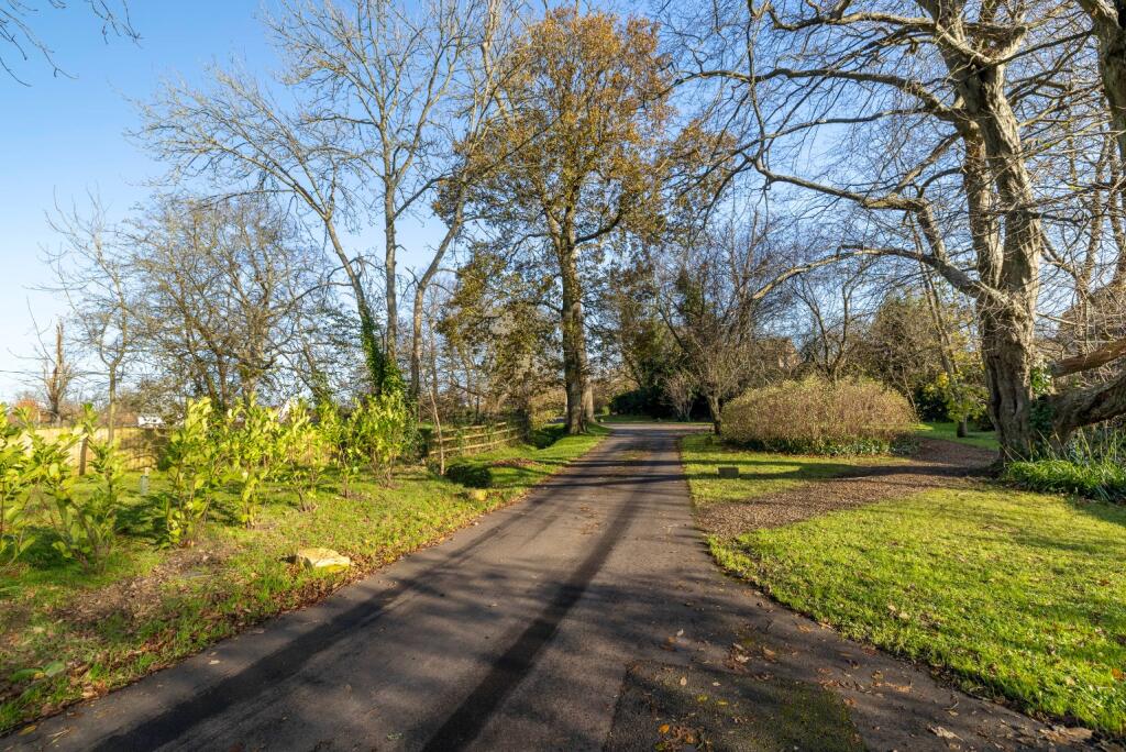 Additional property image - Maple House, 5 Ainstey Drive, Sparkford, Somerset, BA22 7JT