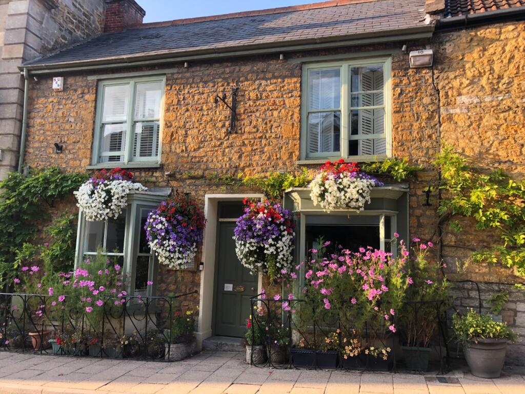 Main image of property: High Street, Castle Cary, Somerset, BA7