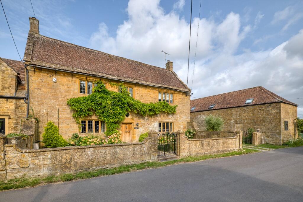 Main image of property: 30 Vicarage Street, Tintinhull, Yeovil, Somerset, BA22