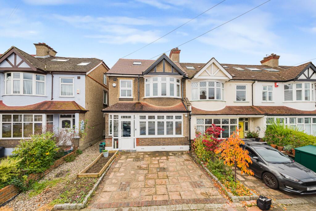 5 bedroom end of terrace house