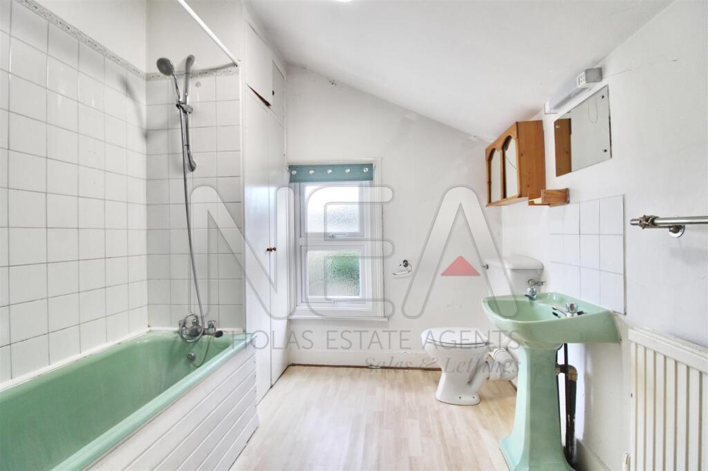 Main image of property: Donnington Gardens, Reading