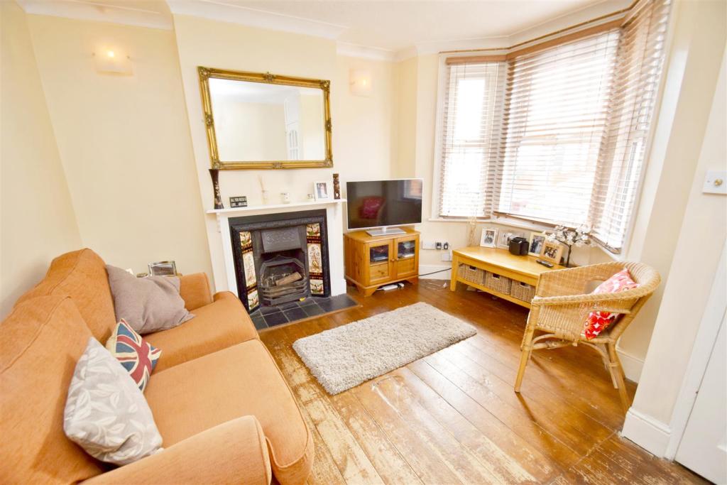 3 Bed Terraced House To Rent In Woburn Close Caversham