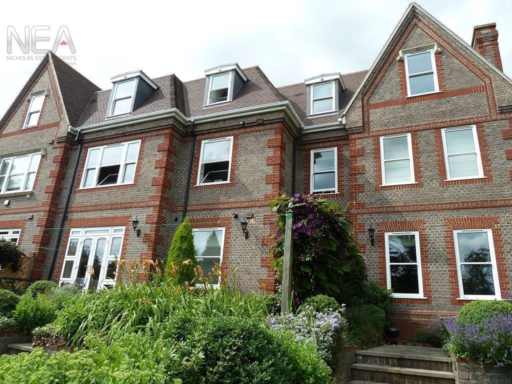 Main image of property: Treetops, Caversham, Reading