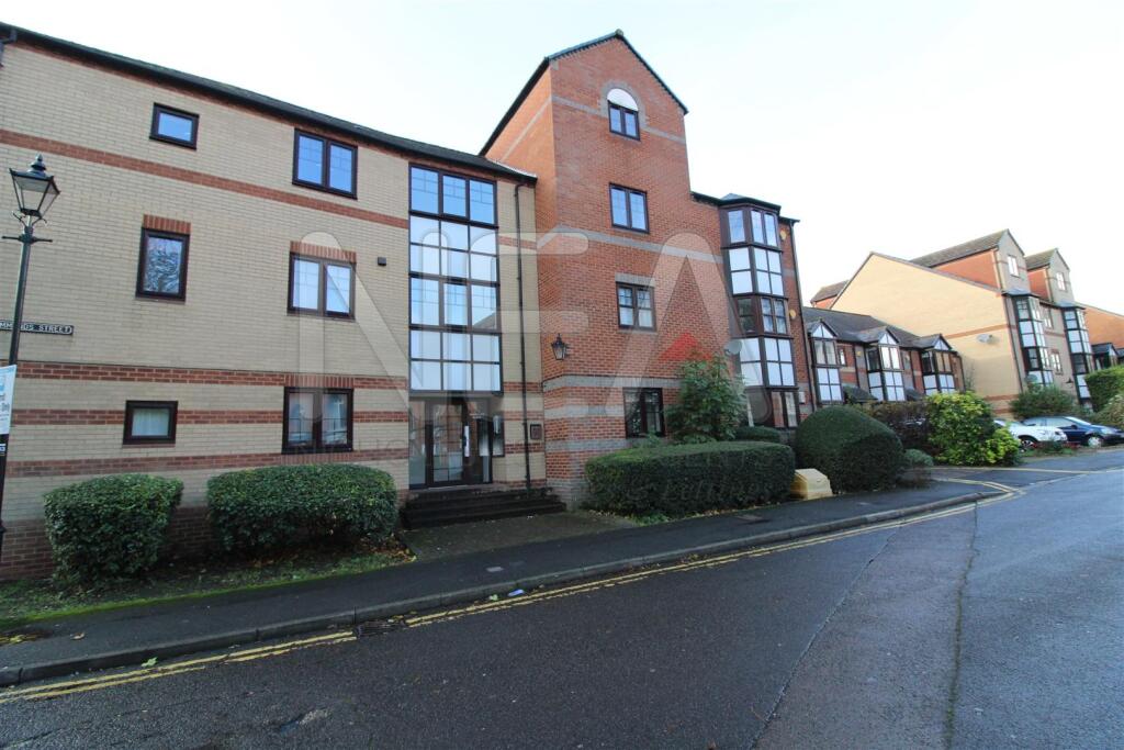 Main image of property: Simmonds Street, Holybrook, Reading