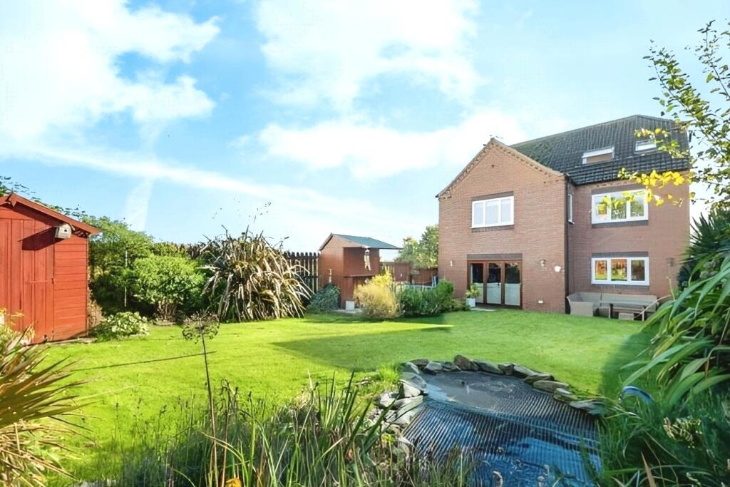 Main image of property: Derby Road, Kirkby-in-Ashfield, Nottingham, Nottinghamshire, NG17