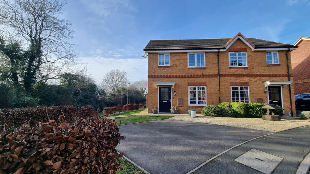 3 bedroom semidetached house for sale in Lias Close, Southam, CV47