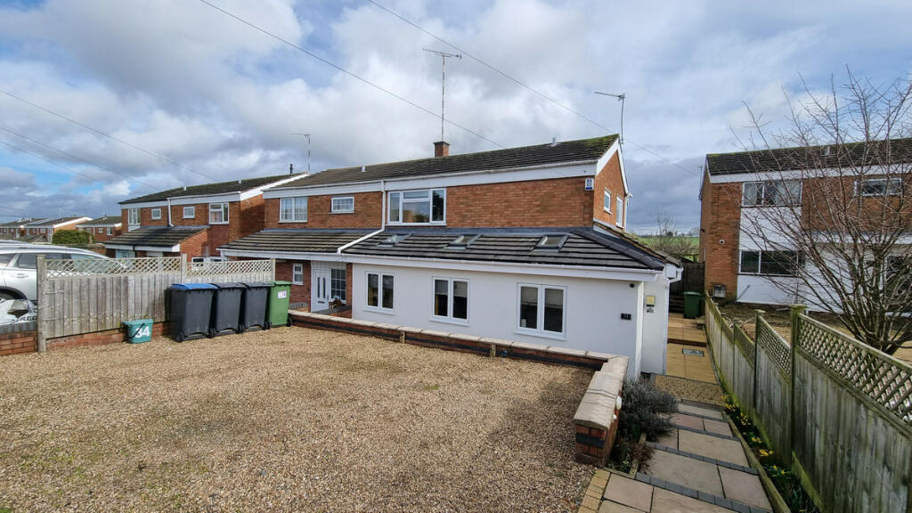 2 bedroom semidetached house for sale in Old Road, Itchington