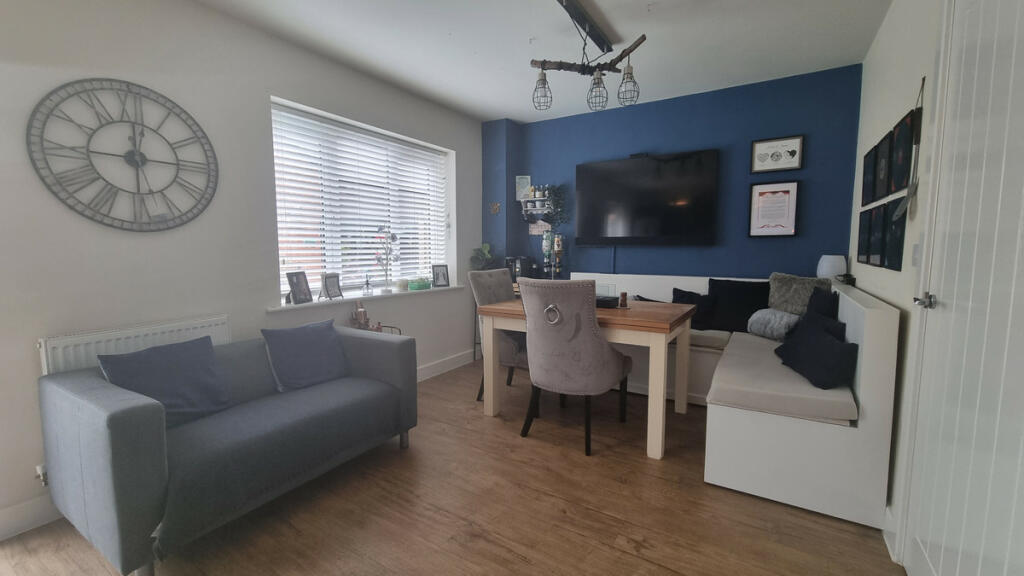 Additional property image - Moorhen Grove, Southam, CV47