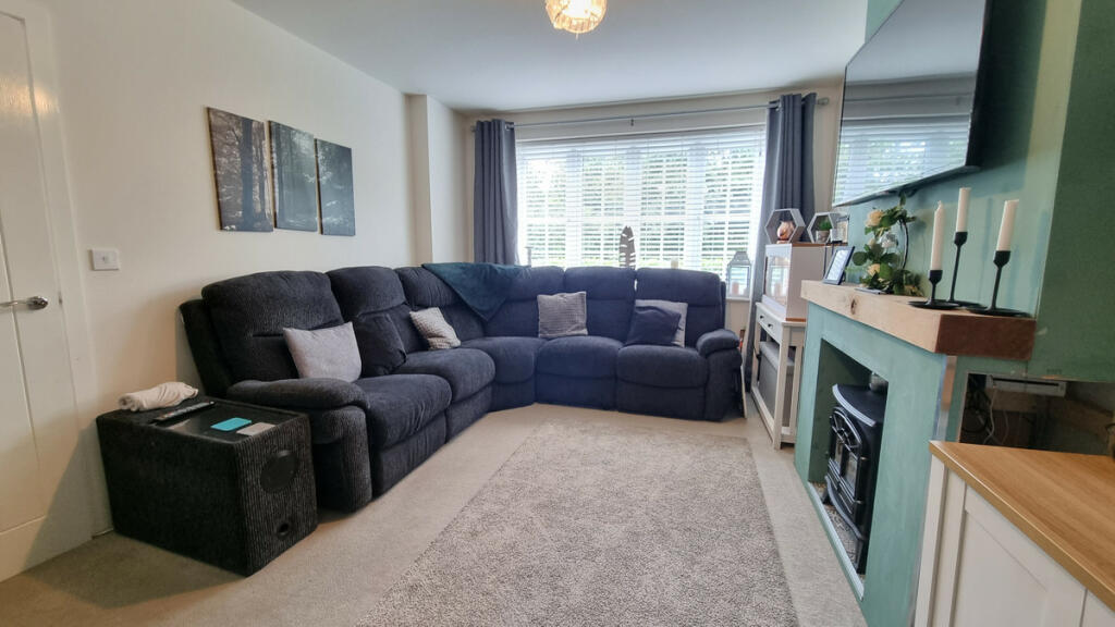 Additional property image - Moorhen Grove, Southam, CV47