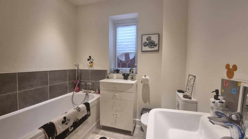 Additional property image - Moorhen Grove, Southam, CV47