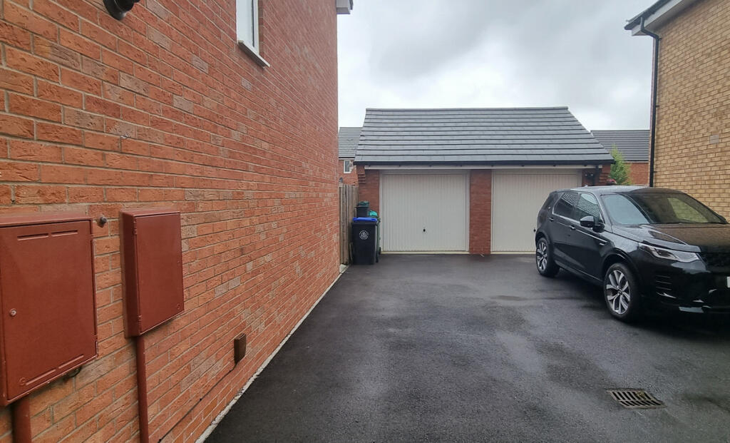 Additional property image - Moorhen Grove, Southam, CV47