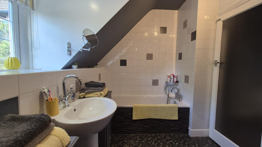 Additional property image - Marton Road, Long Itchington, CV47