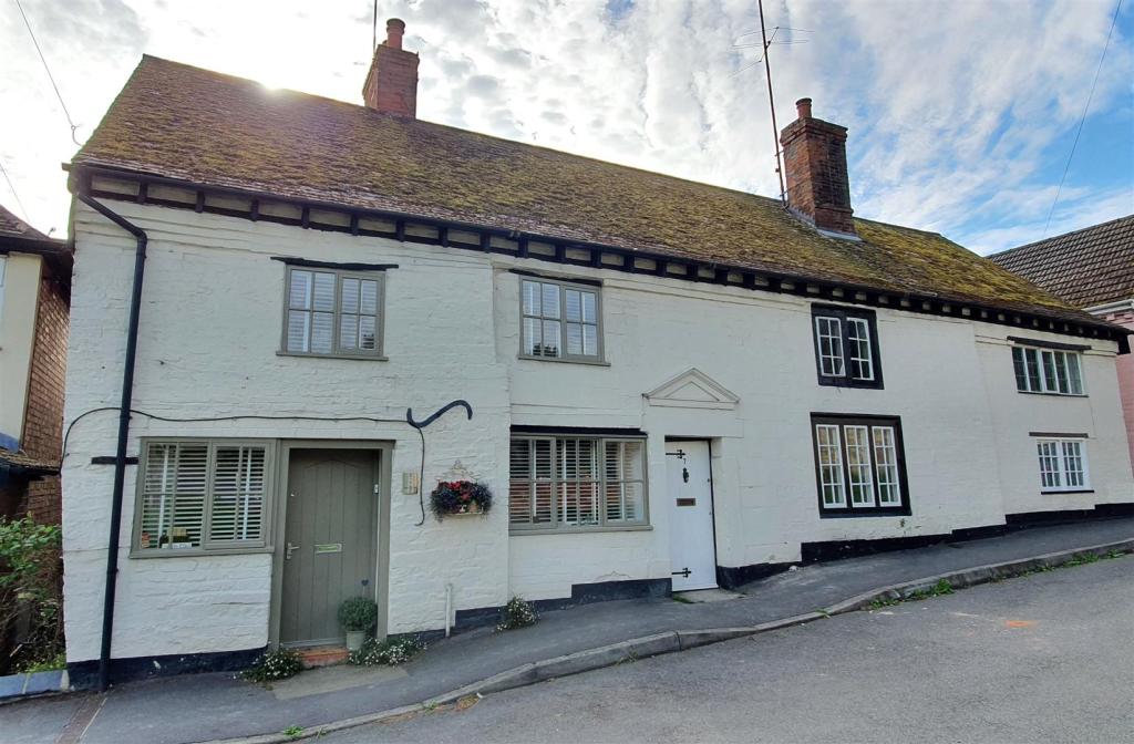 2 bedroom cottage for sale in Abbey Lane, Southam, CV47