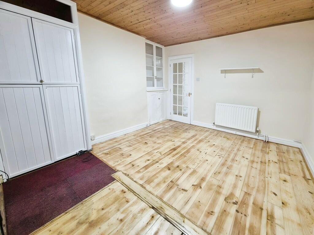 Additional property image - Woodland Grove, Yeovil