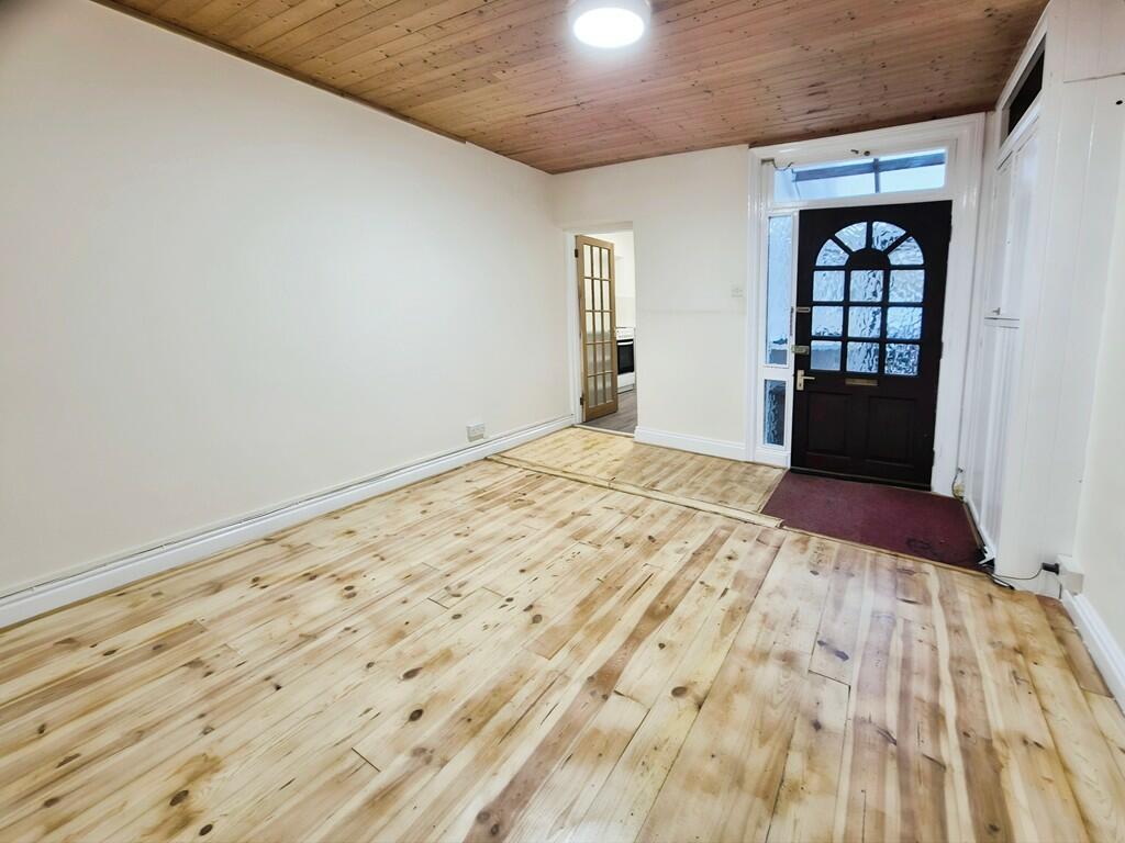 Additional property image - Woodland Grove, Yeovil