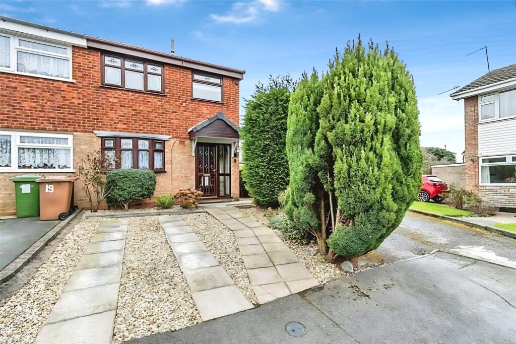 Main image of property: Roebuck Glade, Willenhall, West Midlands, WV12