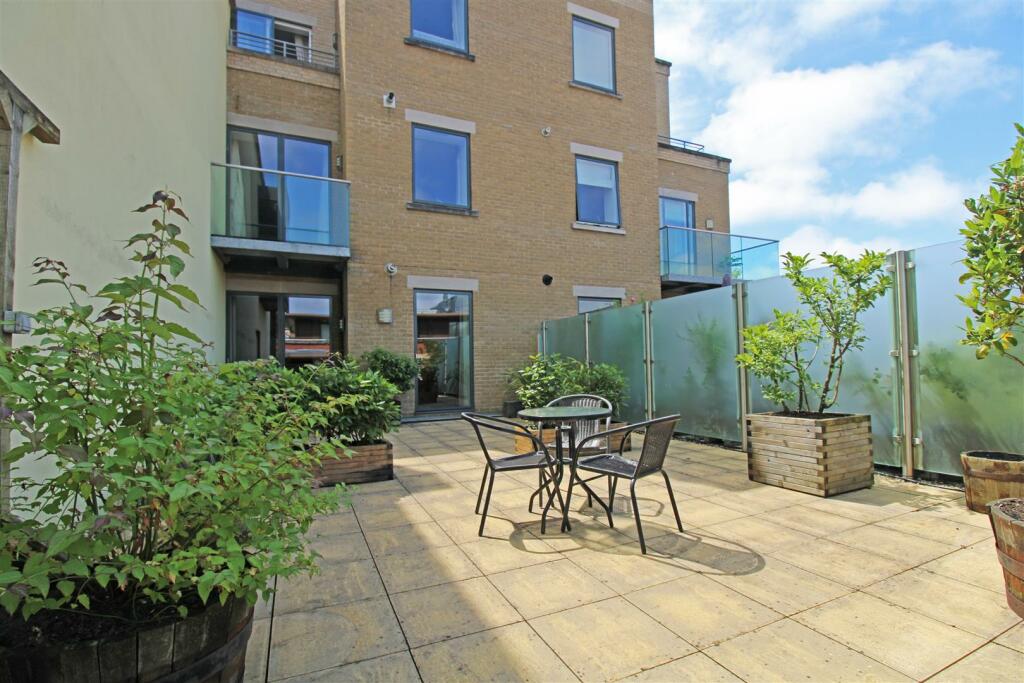1 bedroom flat for sale in Fairfield, Brewery Square, Dorchester No