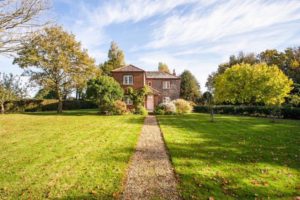 Main image of property: Hoe Lane Bosham PO18