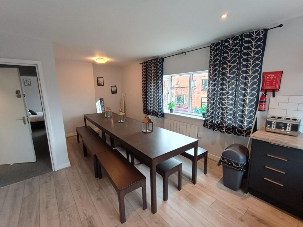 Main image of property: 2a Claremont Road,