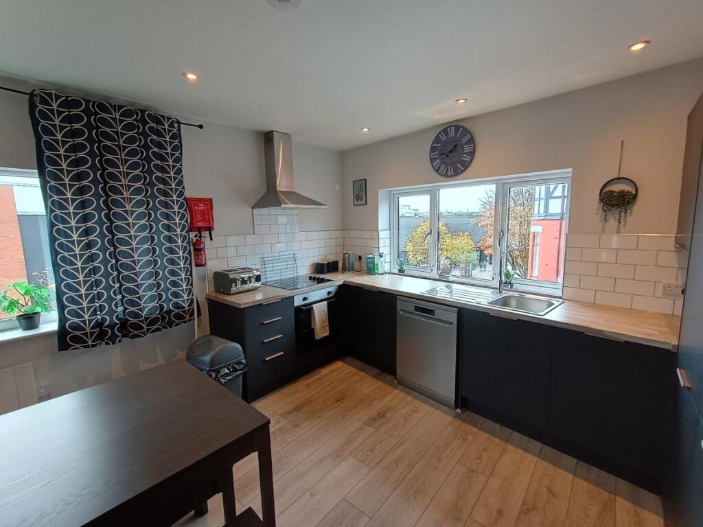 Main image of property: 2a Claremont Road,