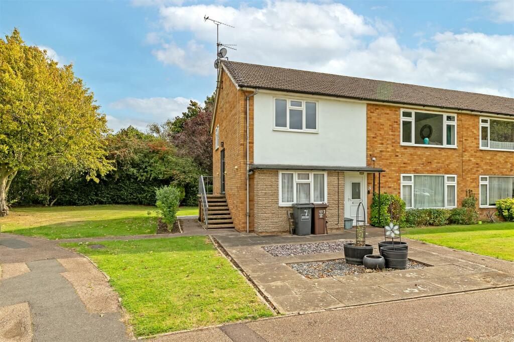 2 bedroom for sale in Ryecroft Court, Hatfield Road, St