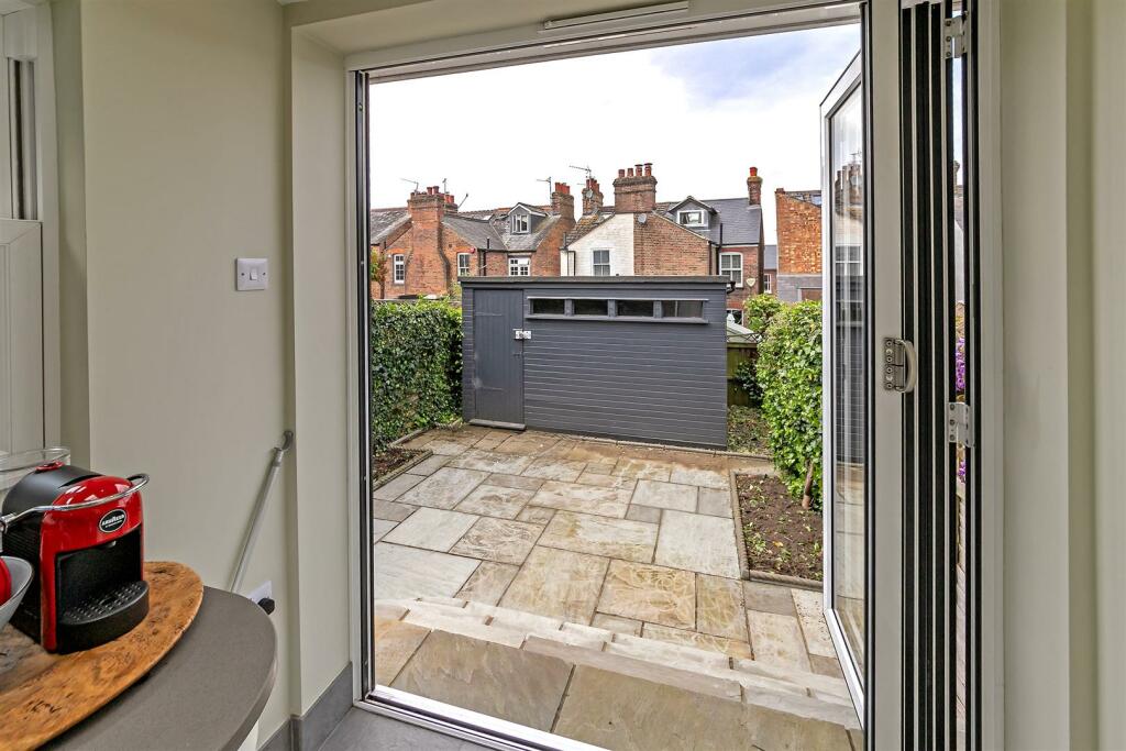 Additional property image - West View Road, St Albans