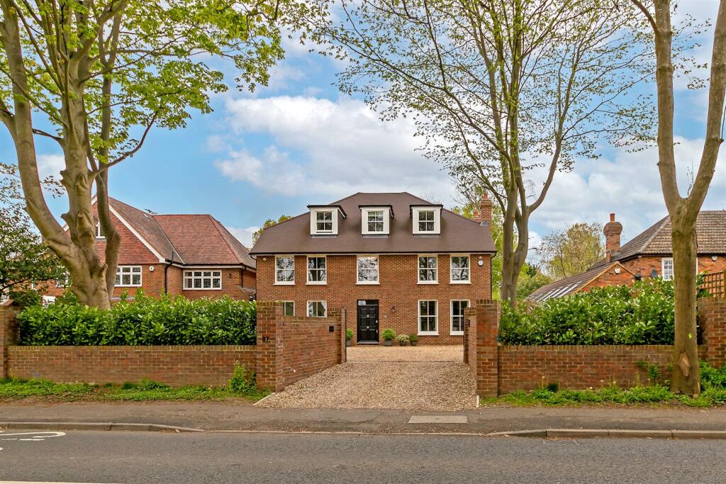 7 bedroom detached house for sale in Sandpit Lane, St. Albans, AL1