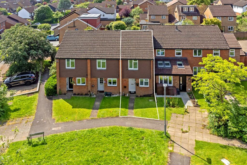 2 bedroom terraced house for sale in Craiglands, St. Albans, AL4