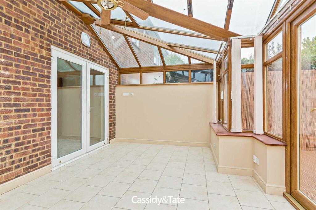 Additional property image - Stanton Close, Jersey Farm, St Albans