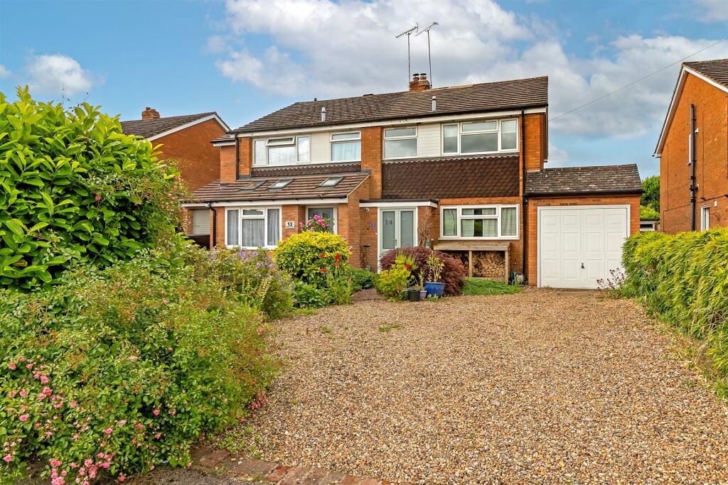 3 bedroom property for rent in Gibbons Close, Sandridge, AL4