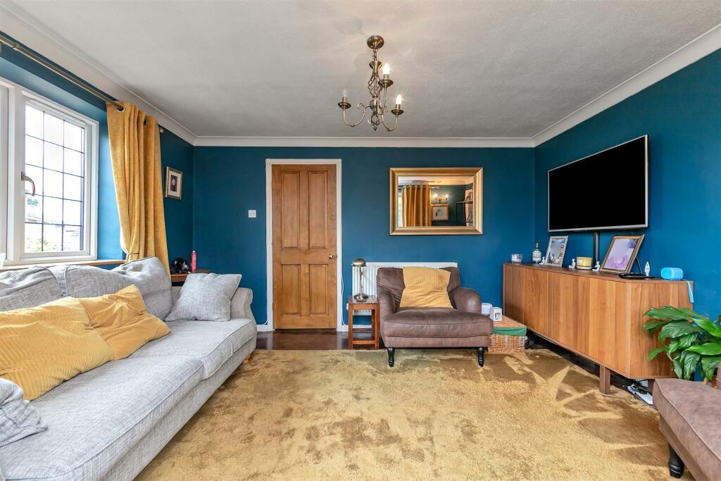 Additional property image - Roe Green Close, Hatfield