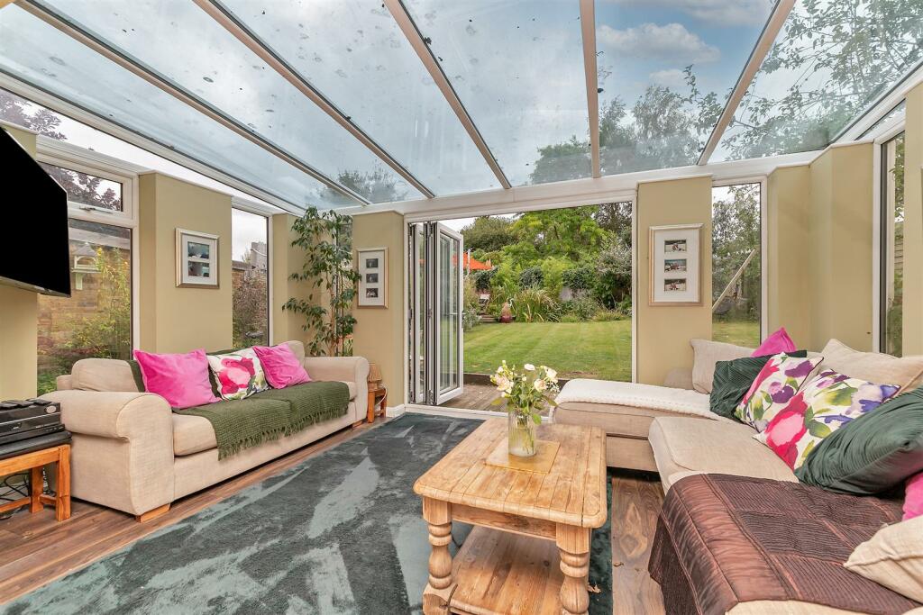 Additional property image - Roe Green Close, Hatfield