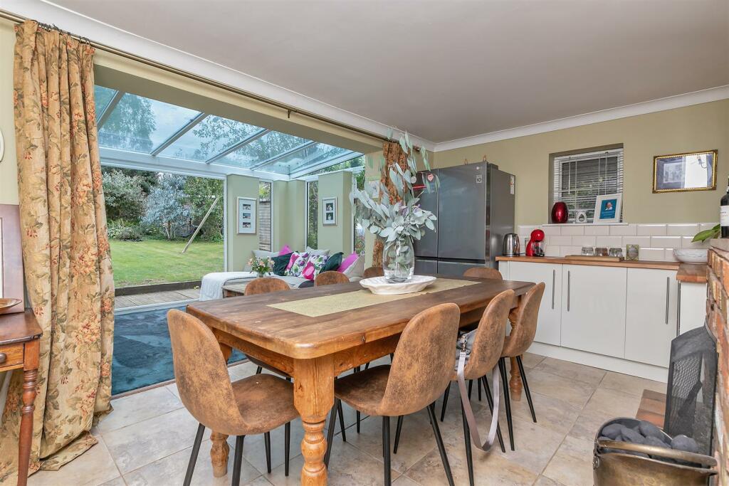 Additional property image - Roe Green Close, Hatfield
