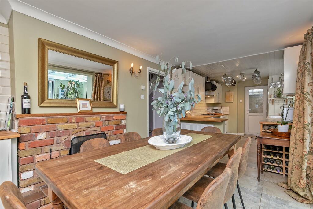 Additional property image - Roe Green Close, Hatfield