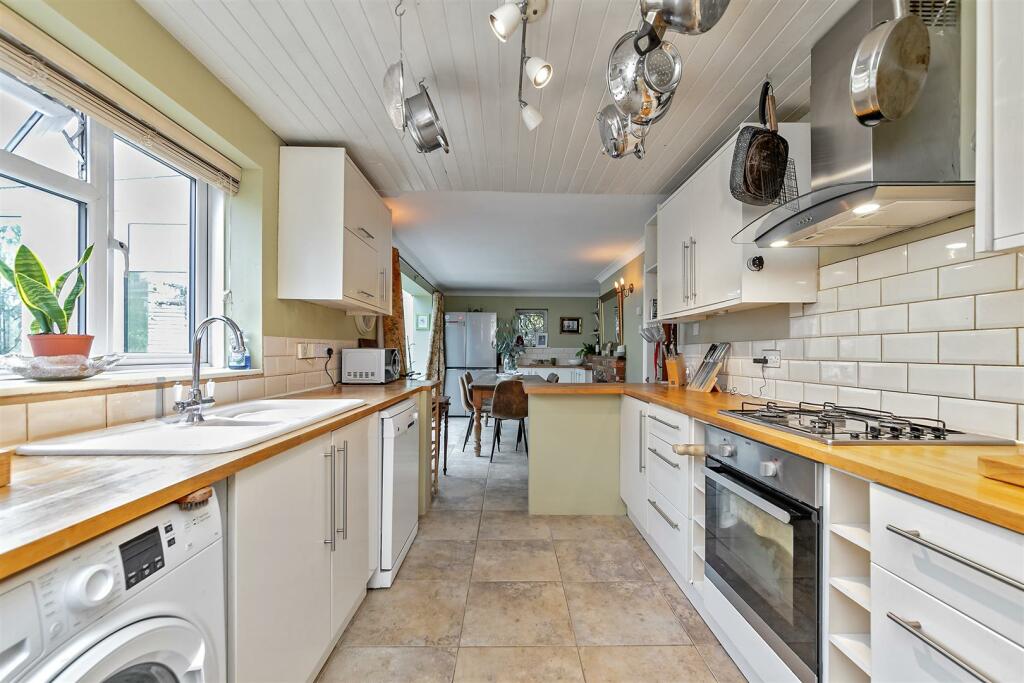 Additional property image - Roe Green Close, Hatfield