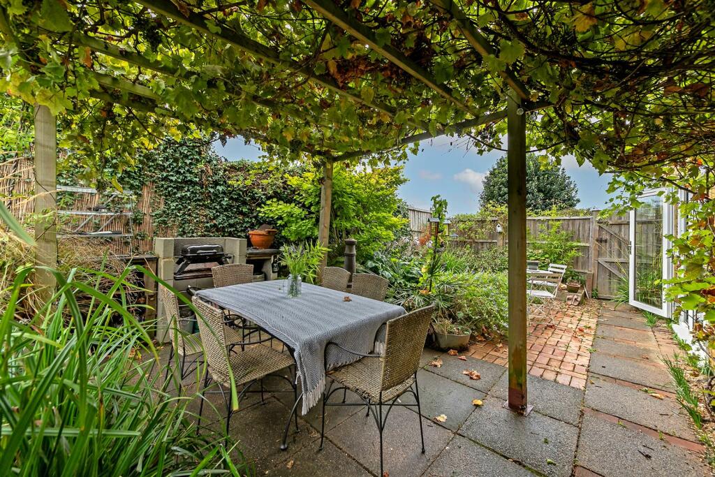 Additional property image - Roe Green Close, Hatfield