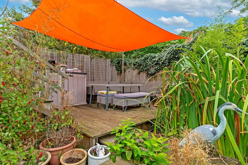 Additional property image - Roe Green Close, Hatfield