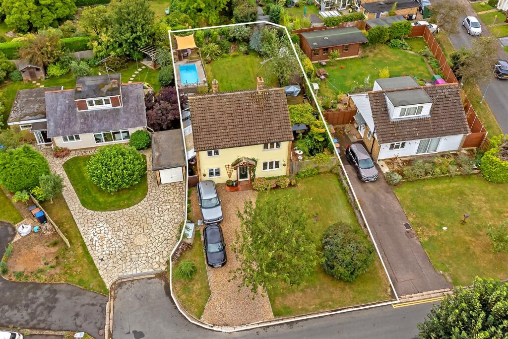 Additional property image - Roe Green Close, Hatfield