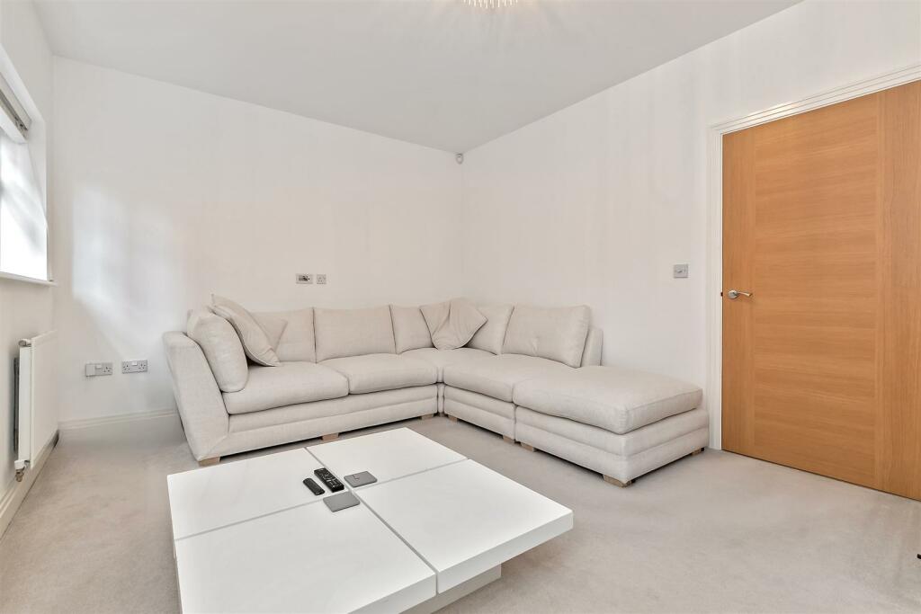 Additional property image - The Green, Kings Park, St. Albans