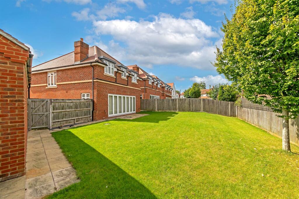 Additional property image - The Green, Kings Park, St. Albans