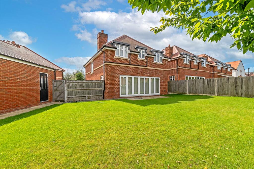 Additional property image - The Green, Kings Park, St. Albans