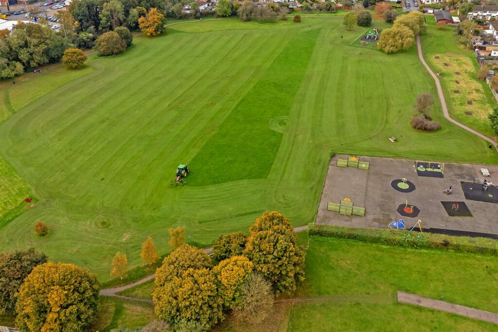 Additional property image - Longacres, St. Albans