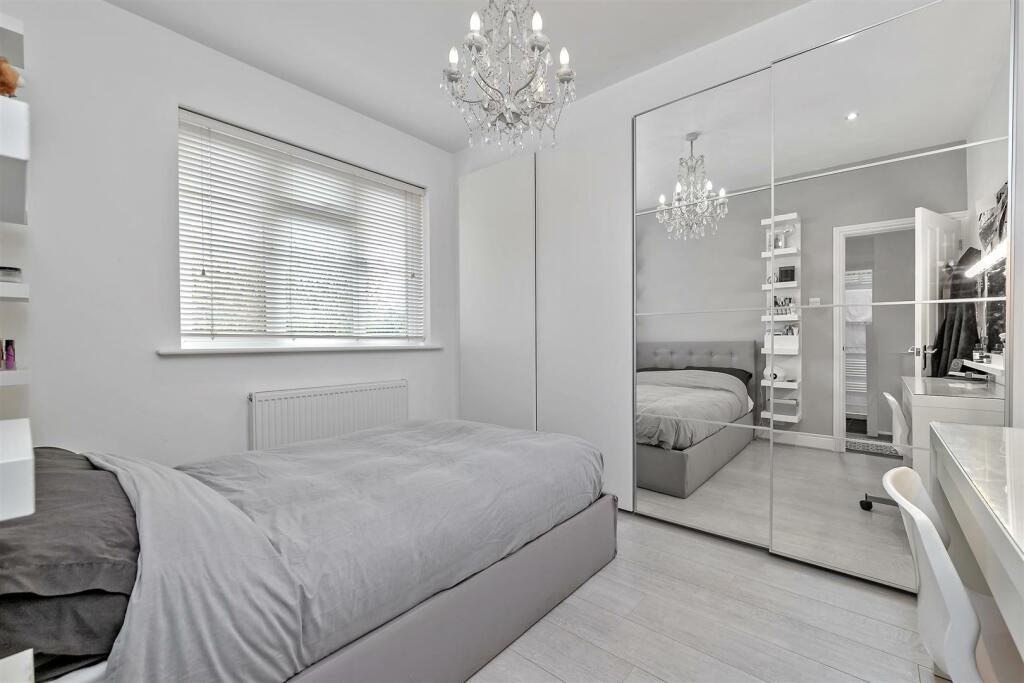 Additional property image - Longacres, St. Albans