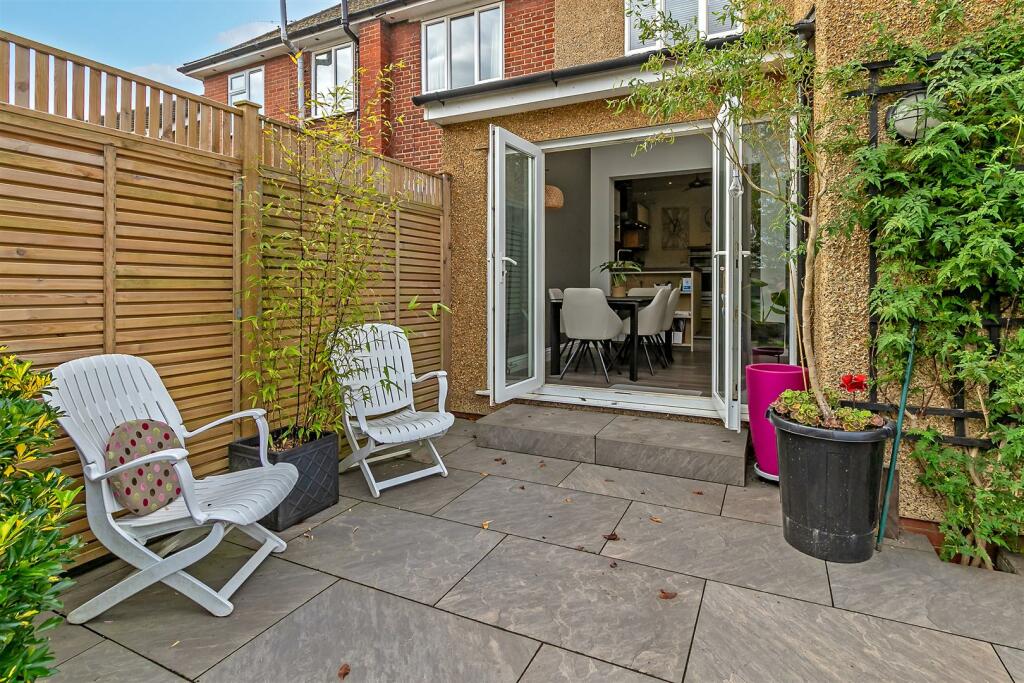 Additional property image - Longacres, St. Albans