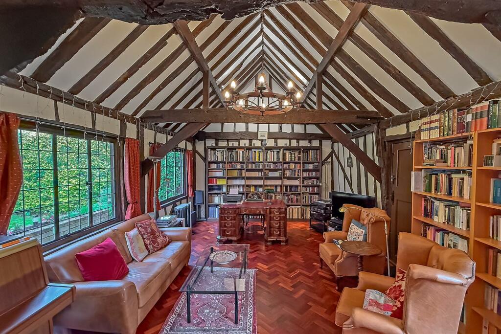 Additional property image - Kay Walk, St. Albans