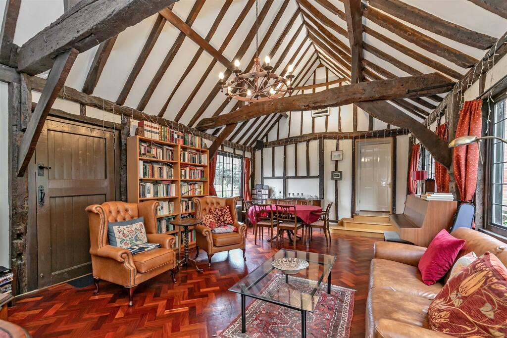 Additional property image - Kay Walk, St. Albans